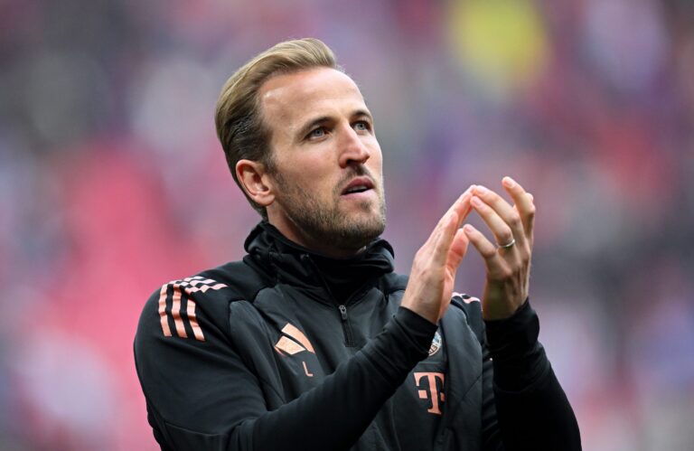 harry-kane-trophy-scaled (1)